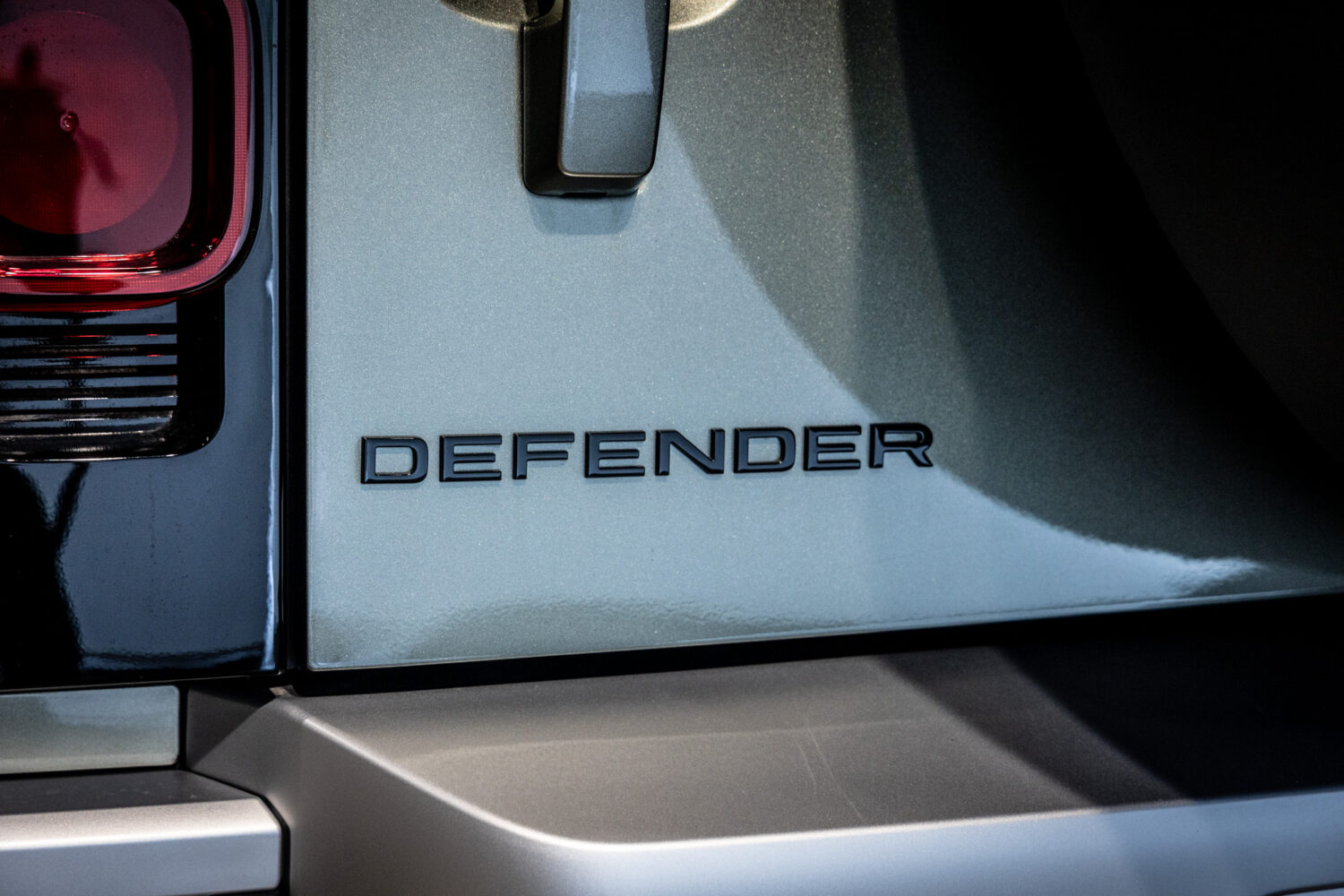 ディフェンダー90 S P300