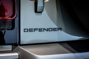 ディフェンダー90 S P300