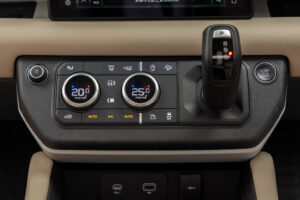 ディフェンダー90 S P300