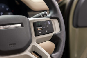 ディフェンダー90 S P300