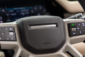 ディフェンダー90 S P300