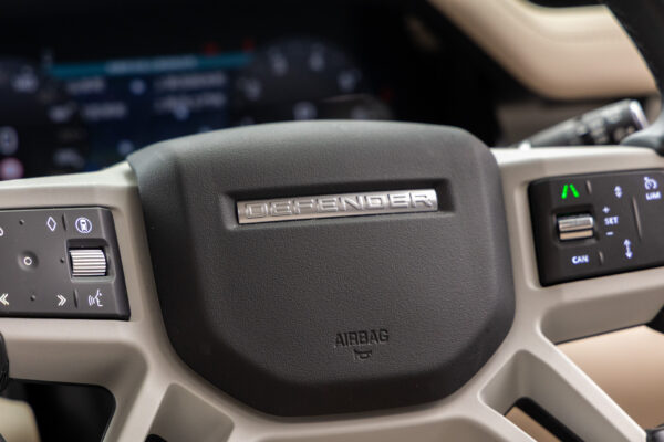 ディフェンダー90 S P300
