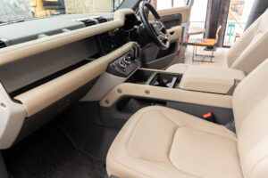 ディフェンダー90 S P300