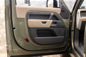 ディフェンダー90 S P300