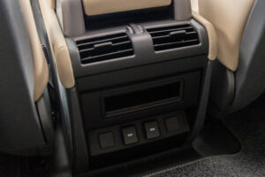 ディフェンダー90 S P300