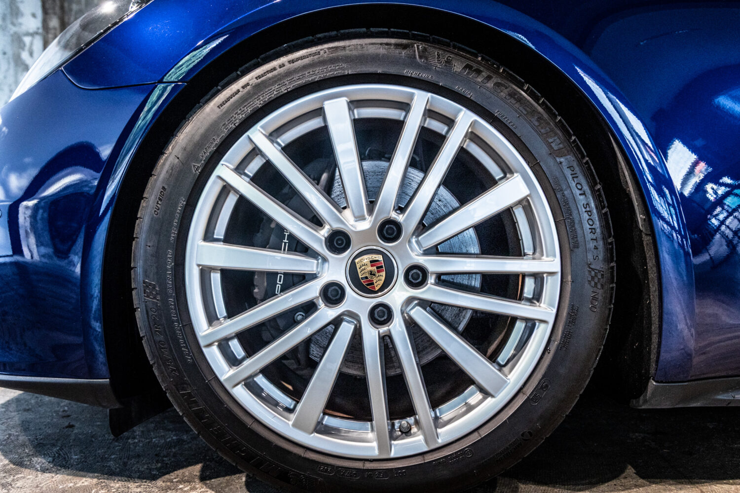 パナメーラ 4 PDK 4WD