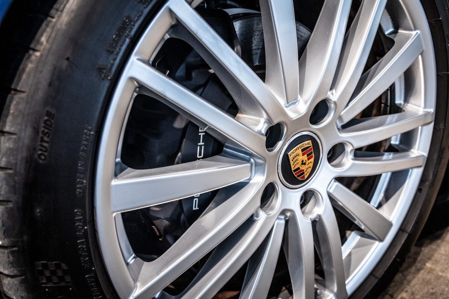 パナメーラ 4 PDK 4WD