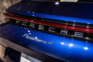 パナメーラ 4 PDK 4WD