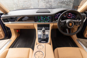 パナメーラ 4 PDK 4WD