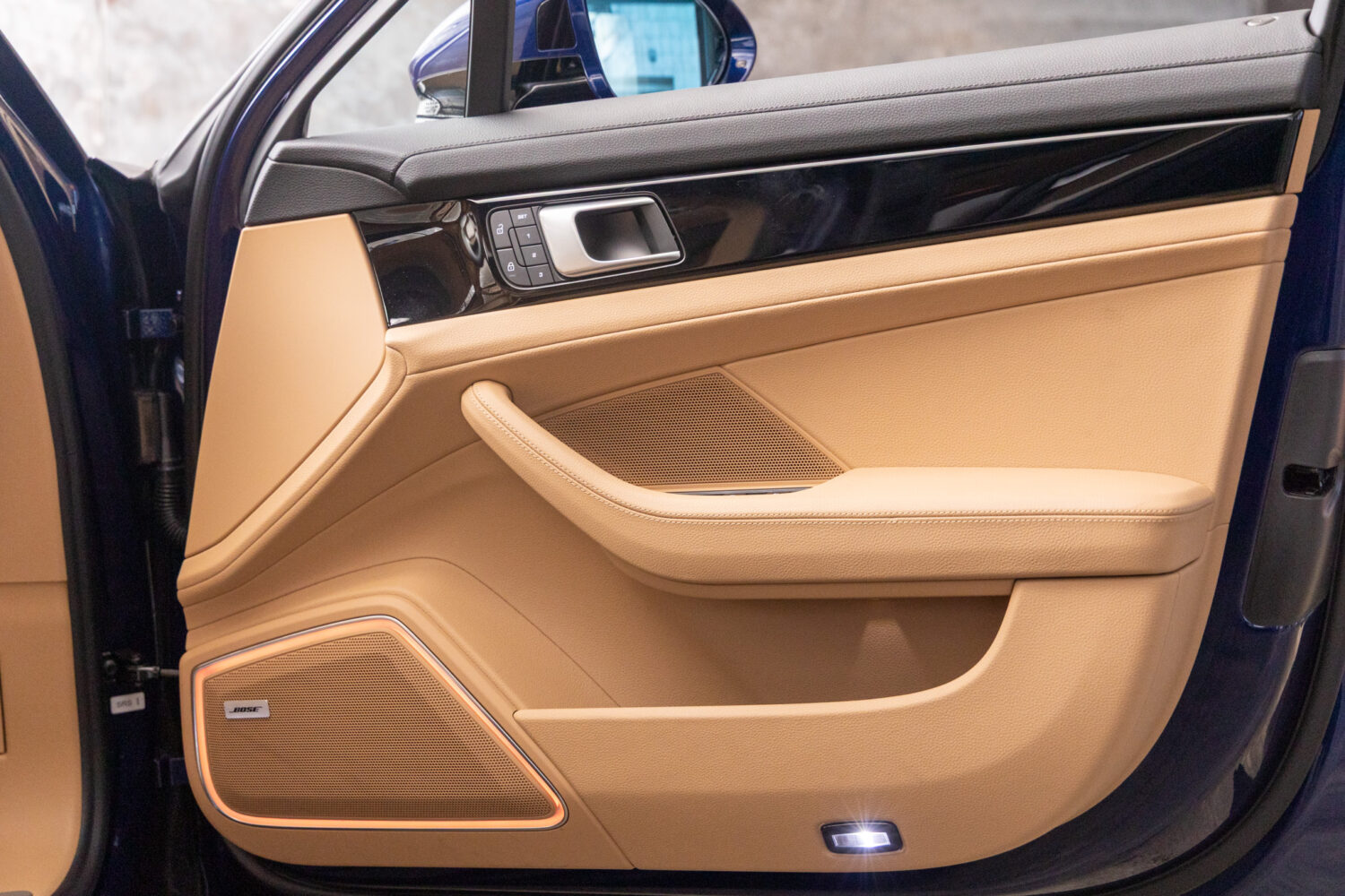 パナメーラ 4 PDK 4WD