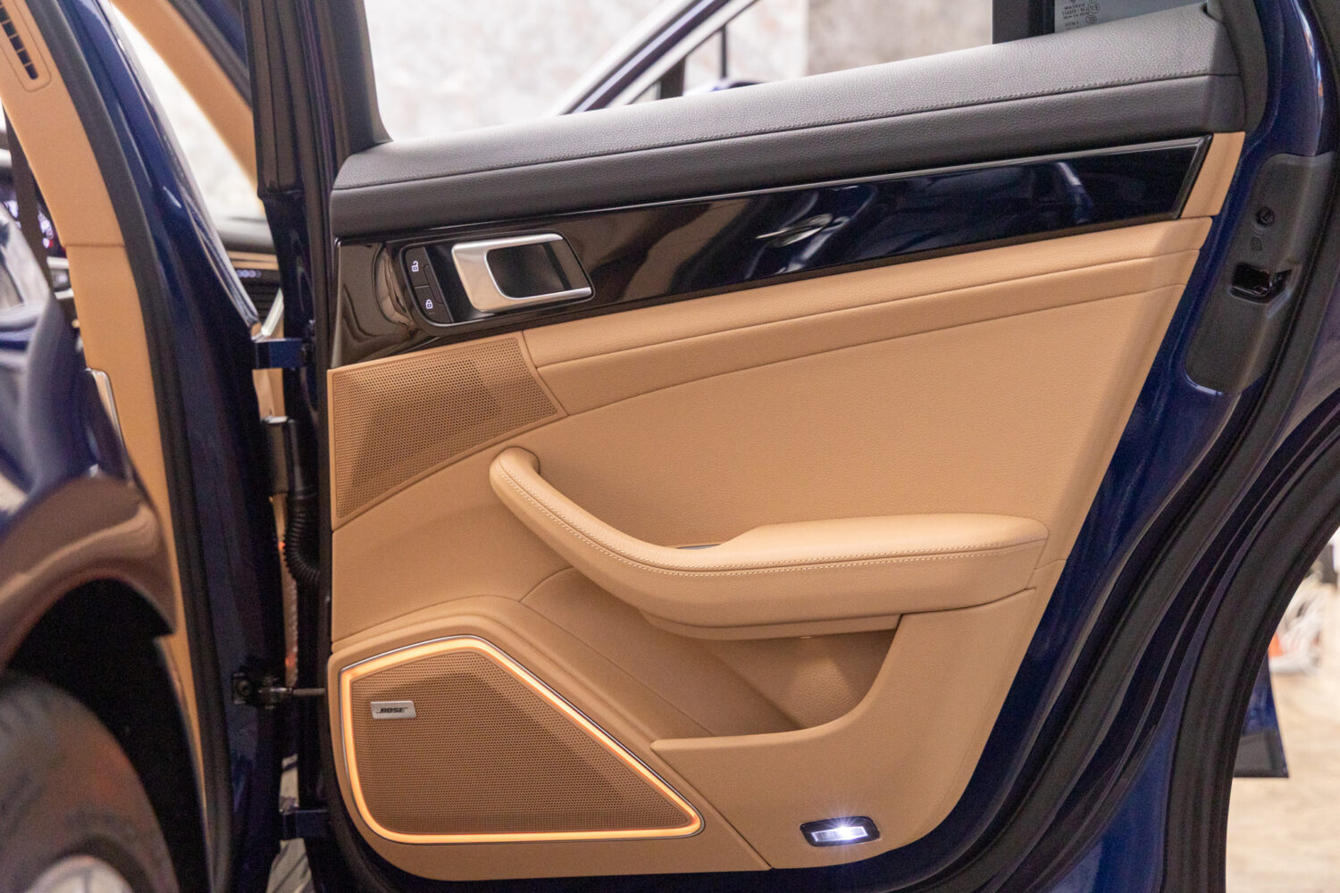 パナメーラ 4 PDK 4WD