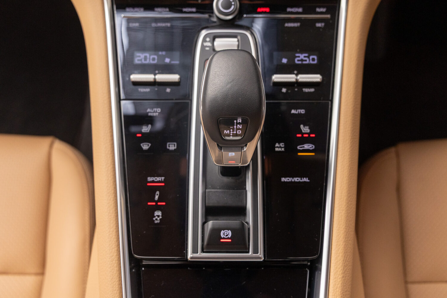 パナメーラ 4 PDK 4WD