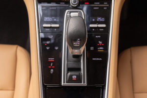 パナメーラ 4 PDK 4WD