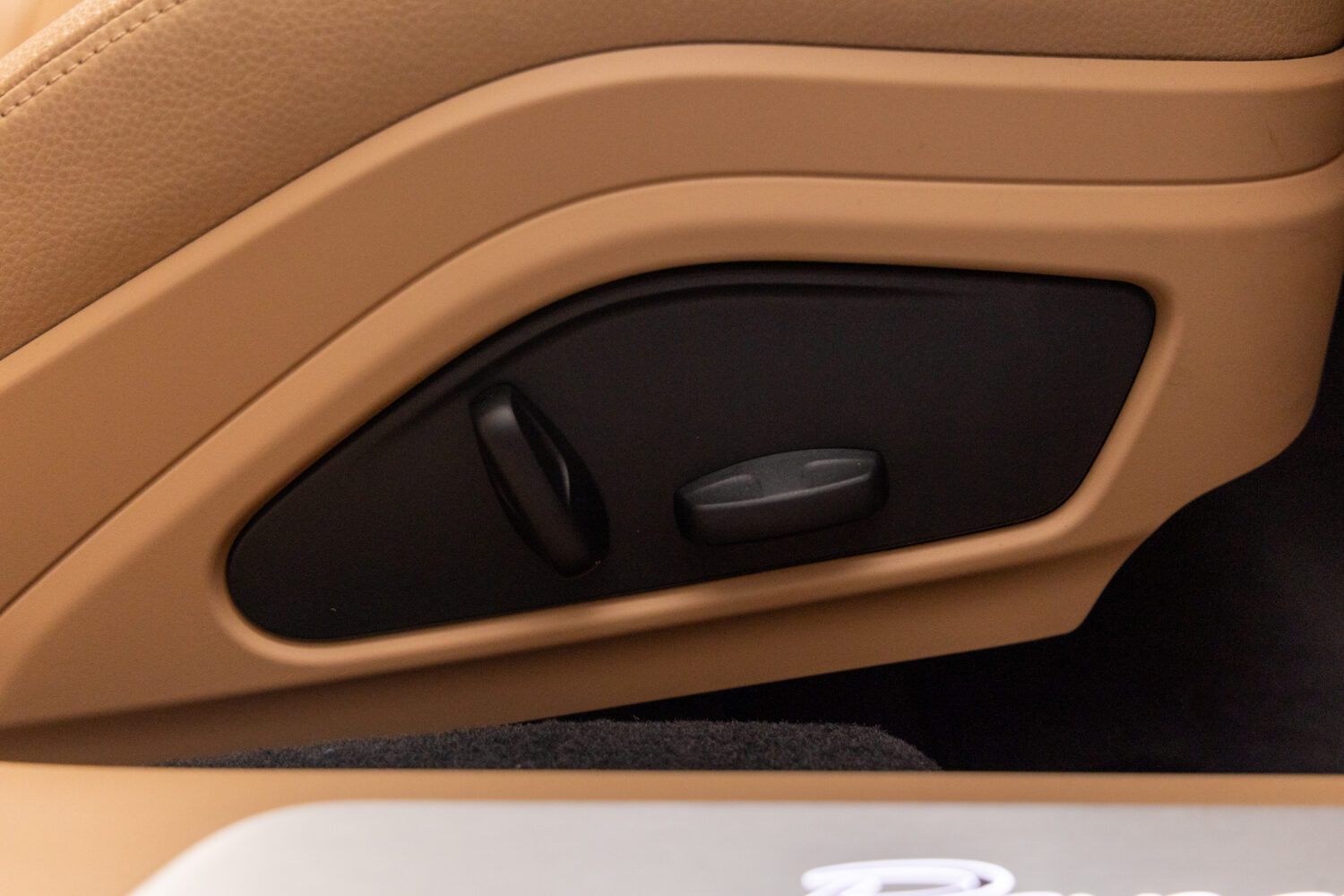 パナメーラ 4 PDK 4WD