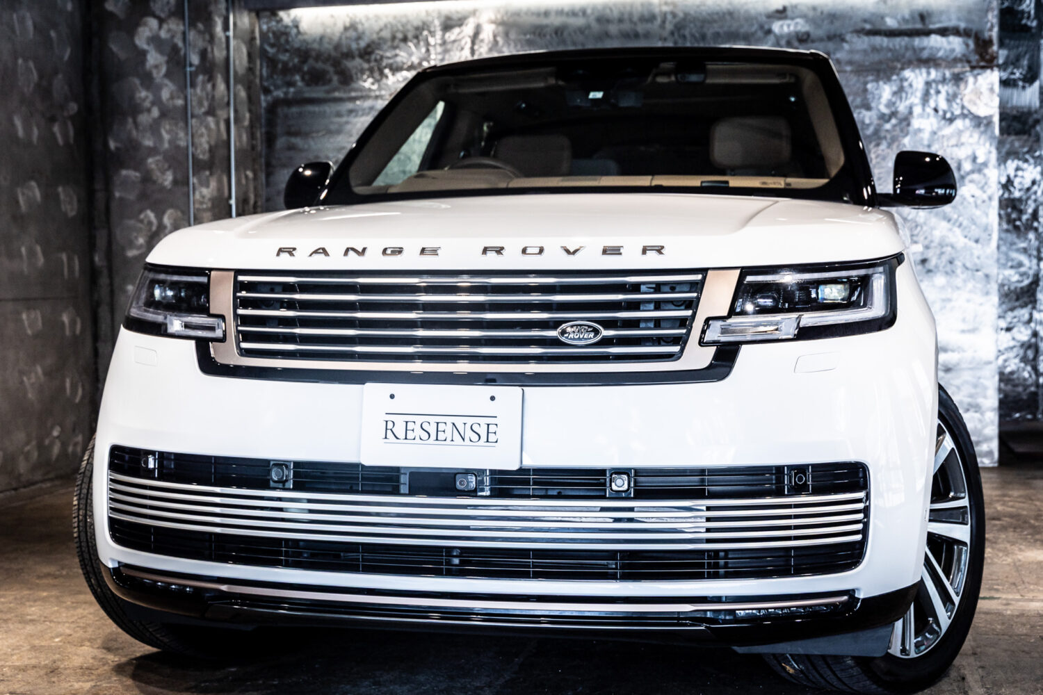 レンジローバー SV 3.0L P510e スタンダードホイールベース 4WD