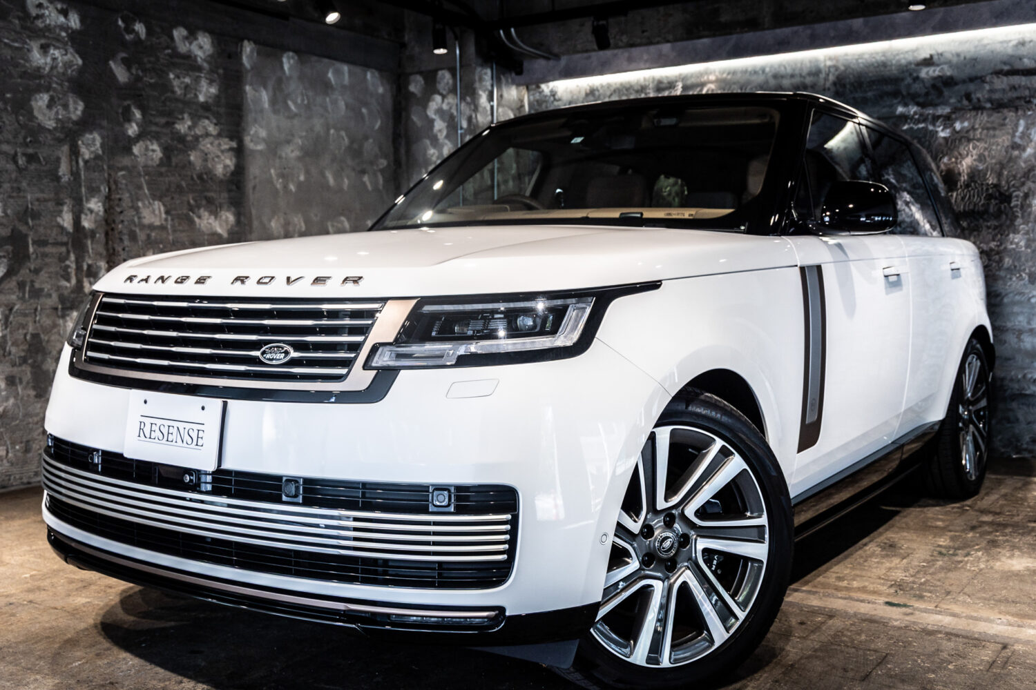 レンジローバー SV 3.0L P510e スタンダードホイールベース 4WD