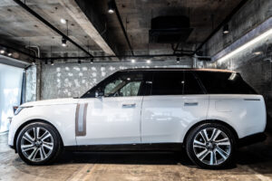 レンジローバー SV 3.0L P510e スタンダードホイールベース 4WD