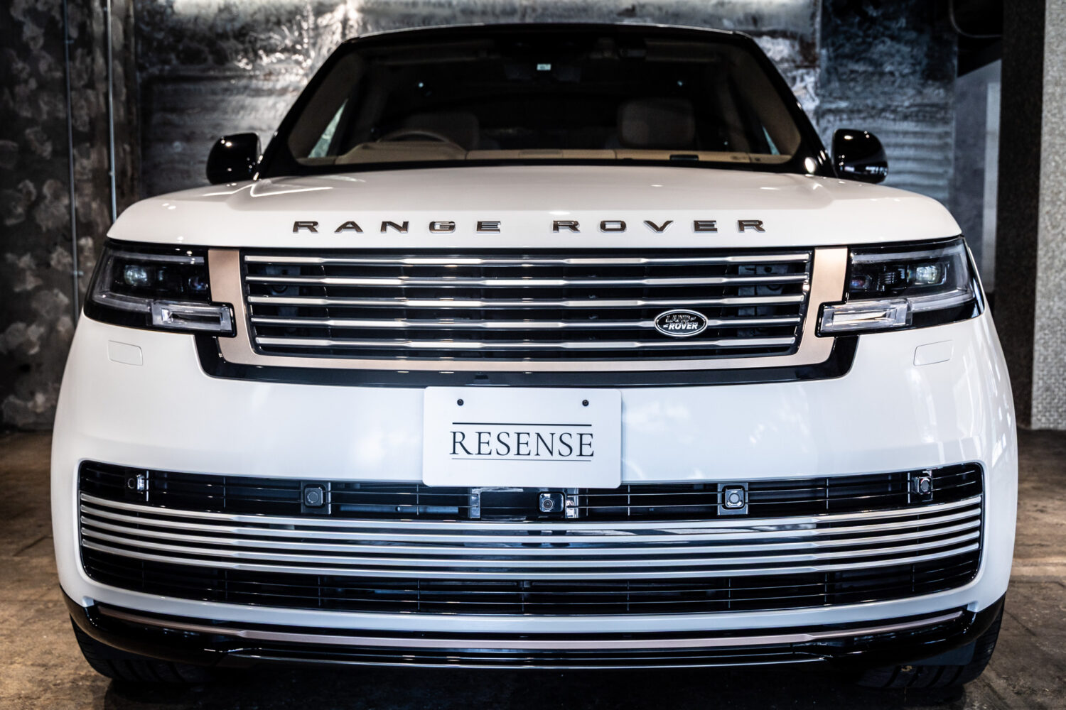 レンジローバー SV 3.0L P510e スタンダードホイールベース 4WD