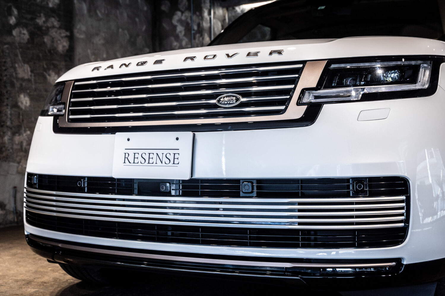 レンジローバー SV 3.0L P510e スタンダードホイールベース 4WD