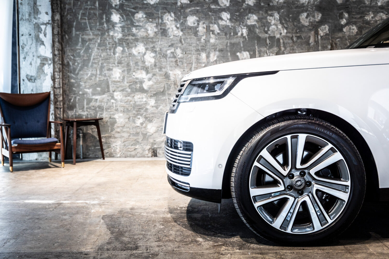 レンジローバー SV 3.0L P510e スタンダードホイールベース 4WD