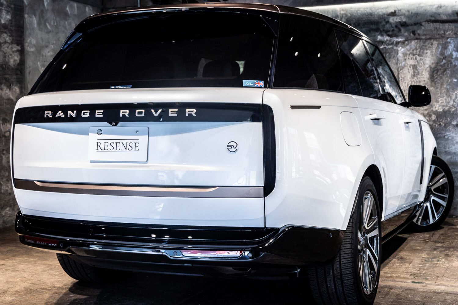 レンジローバー SV 3.0L P510e スタンダードホイールベース 4WD