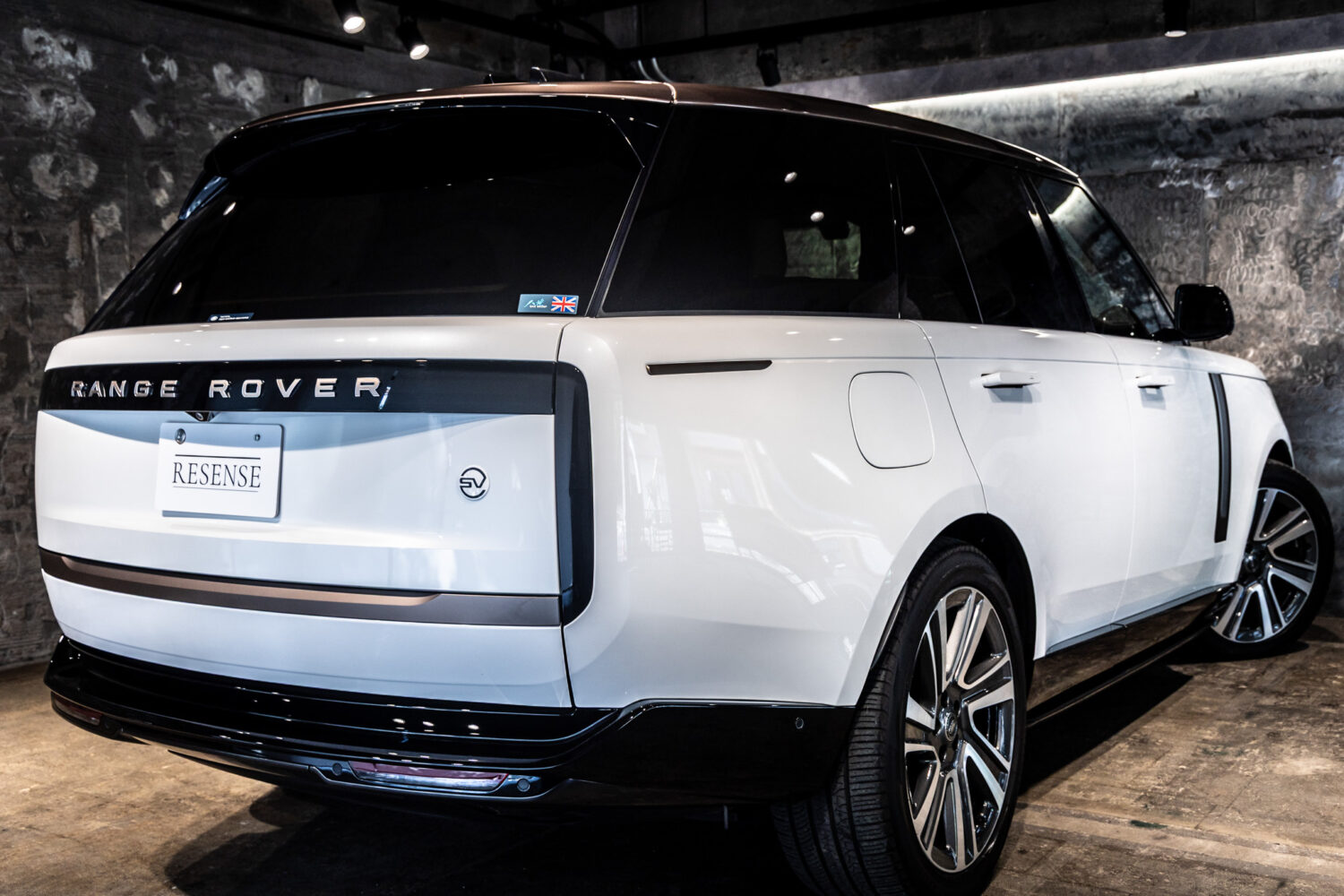 レンジローバー SV 3.0L P510e スタンダードホイールベース 4WD