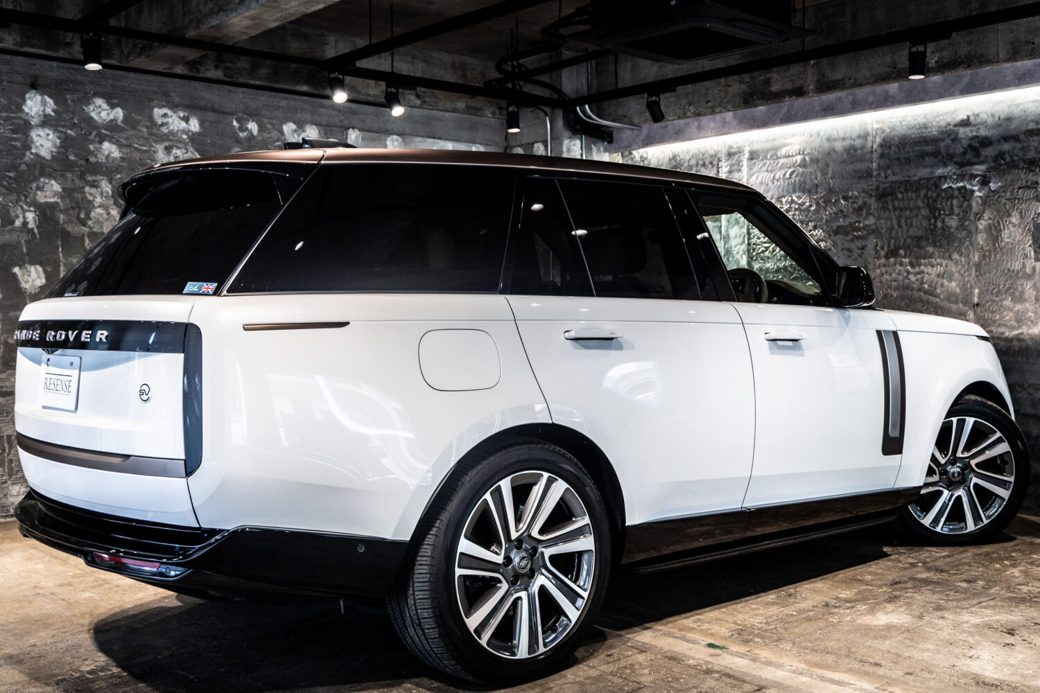 レンジローバー SV 3.0L P510e スタンダードホイールベース 4WD