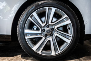 レンジローバー SV 3.0L P510e スタンダードホイールベース 4WD