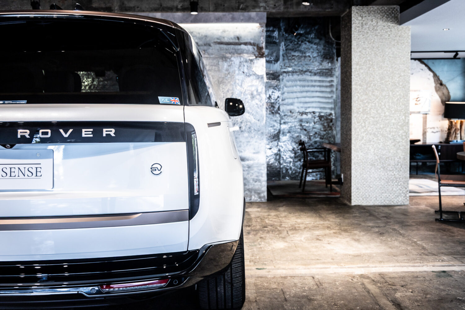 レンジローバー SV 3.0L P510e スタンダードホイールベース 4WD