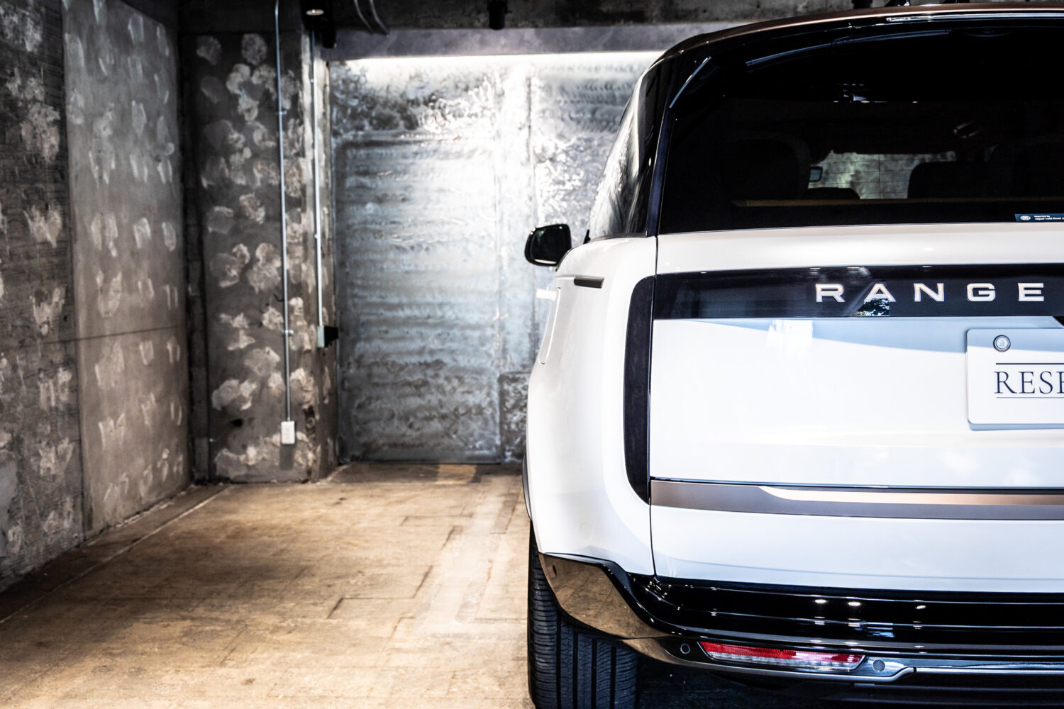 レンジローバー SV 3.0L P510e スタンダードホイールベース 4WD