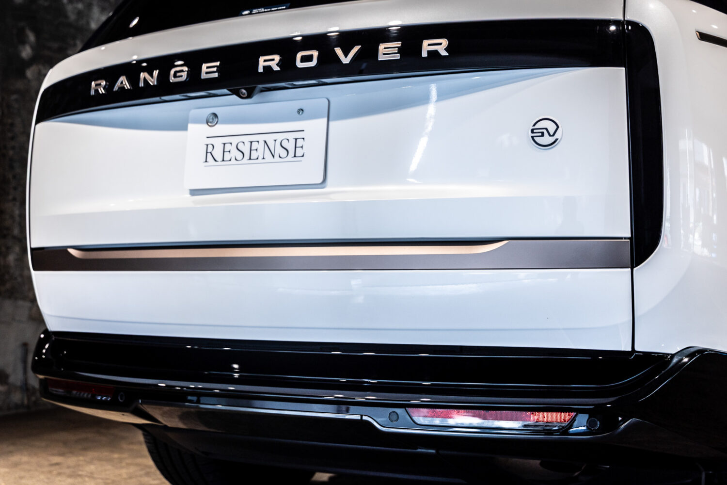 レンジローバー SV 3.0L P510e スタンダードホイールベース 4WD