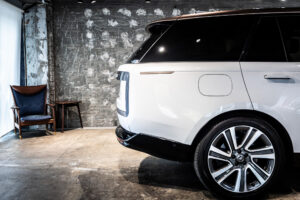 レンジローバー SV 3.0L P510e スタンダードホイールベース 4WD