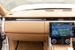 レンジローバー SV 3.0L P510e スタンダードホイールベース 4WD