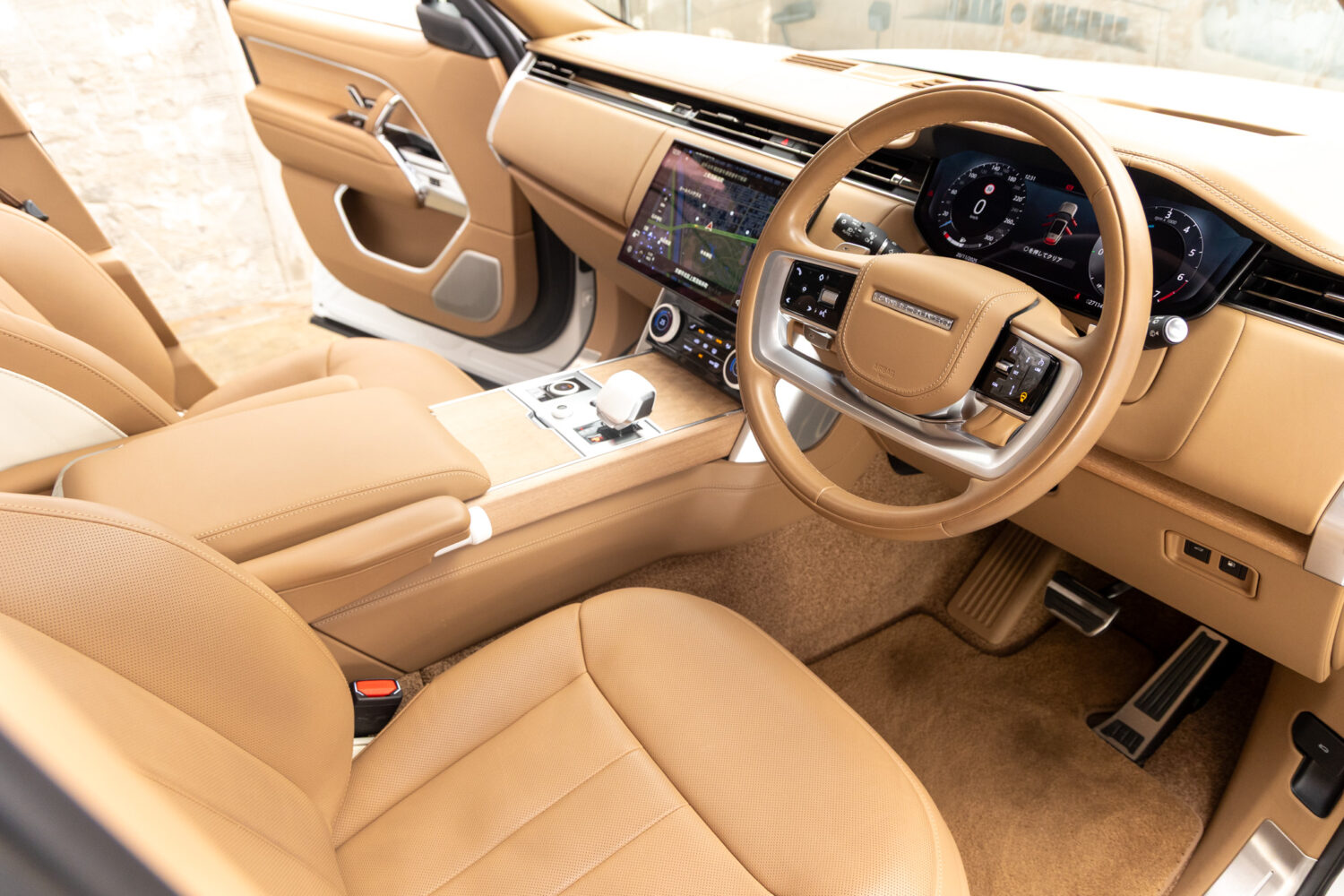 レンジローバー SV 3.0L P510e スタンダードホイールベース 4WD