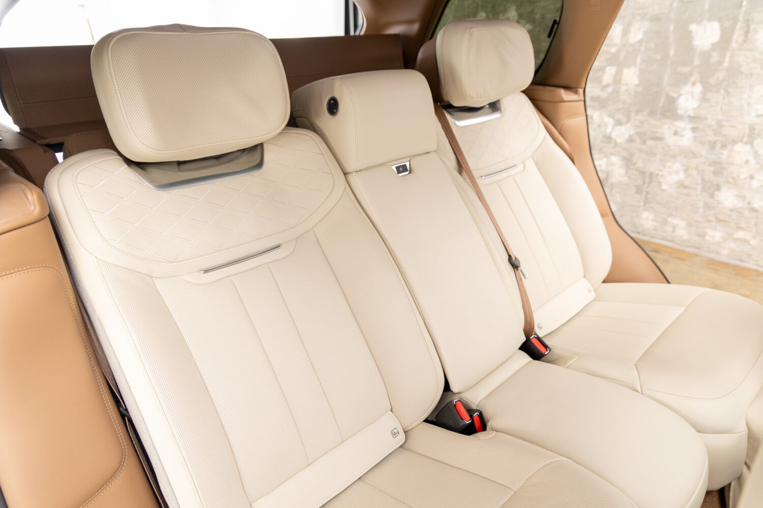 レンジローバー SV 3.0L P510e スタンダードホイールベース 4WD