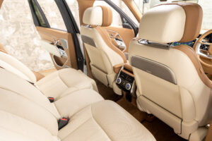 レンジローバー SV 3.0L P510e スタンダードホイールベース 4WD