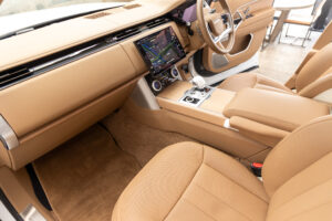 レンジローバー SV 3.0L P510e スタンダードホイールベース 4WD