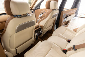 レンジローバー SV 3.0L P510e スタンダードホイールベース 4WD