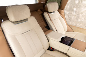 レンジローバー SV 3.0L P510e スタンダードホイールベース 4WD