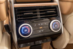 レンジローバー SV 3.0L P510e スタンダードホイールベース 4WD