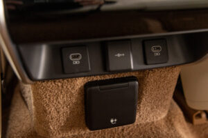 レンジローバー SV 3.0L P510e スタンダードホイールベース 4WD