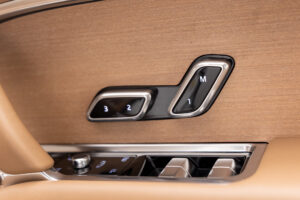 レンジローバー SV 3.0L P510e スタンダードホイールベース 4WD