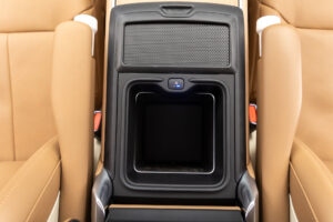 レンジローバー SV 3.0L P510e スタンダードホイールベース 4WD