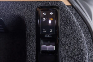 レンジローバー SV 3.0L P510e スタンダードホイールベース 4WD