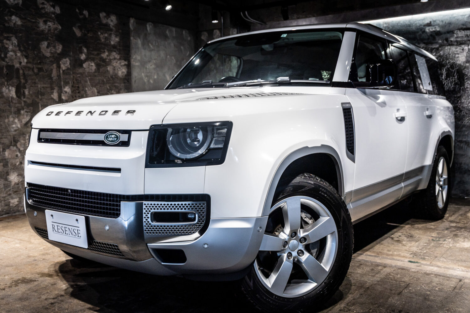 ディフェンダー130 ローンチエディション 3.0 D300 ディーゼル 4WD