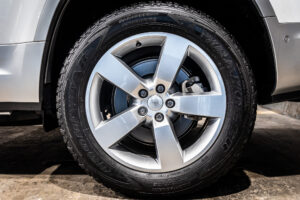 ディフェンダー130 ローンチエディション 3.0 D300 ディーゼル 4WD