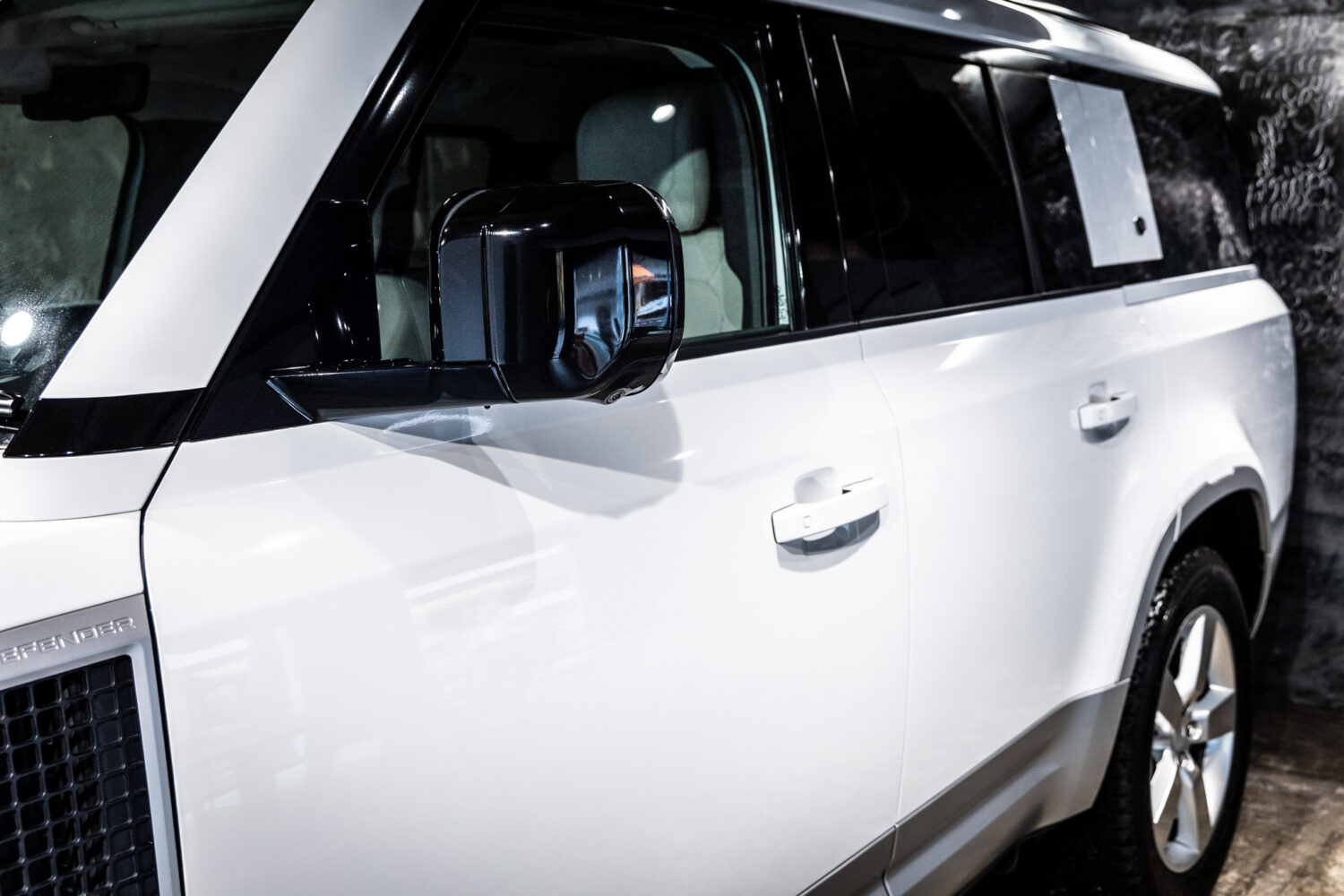 ディフェンダー130 ローンチエディション 3.0 D300 ディーゼル 4WD