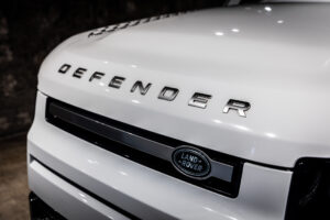 ディフェンダー130 ローンチエディション 3.0 D300 ディーゼル 4WD