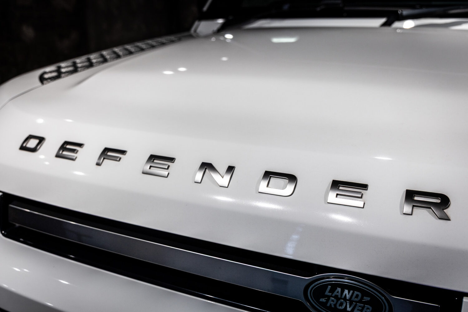 ディフェンダー130 ローンチエディション 3.0 D300 ディーゼル 4WD