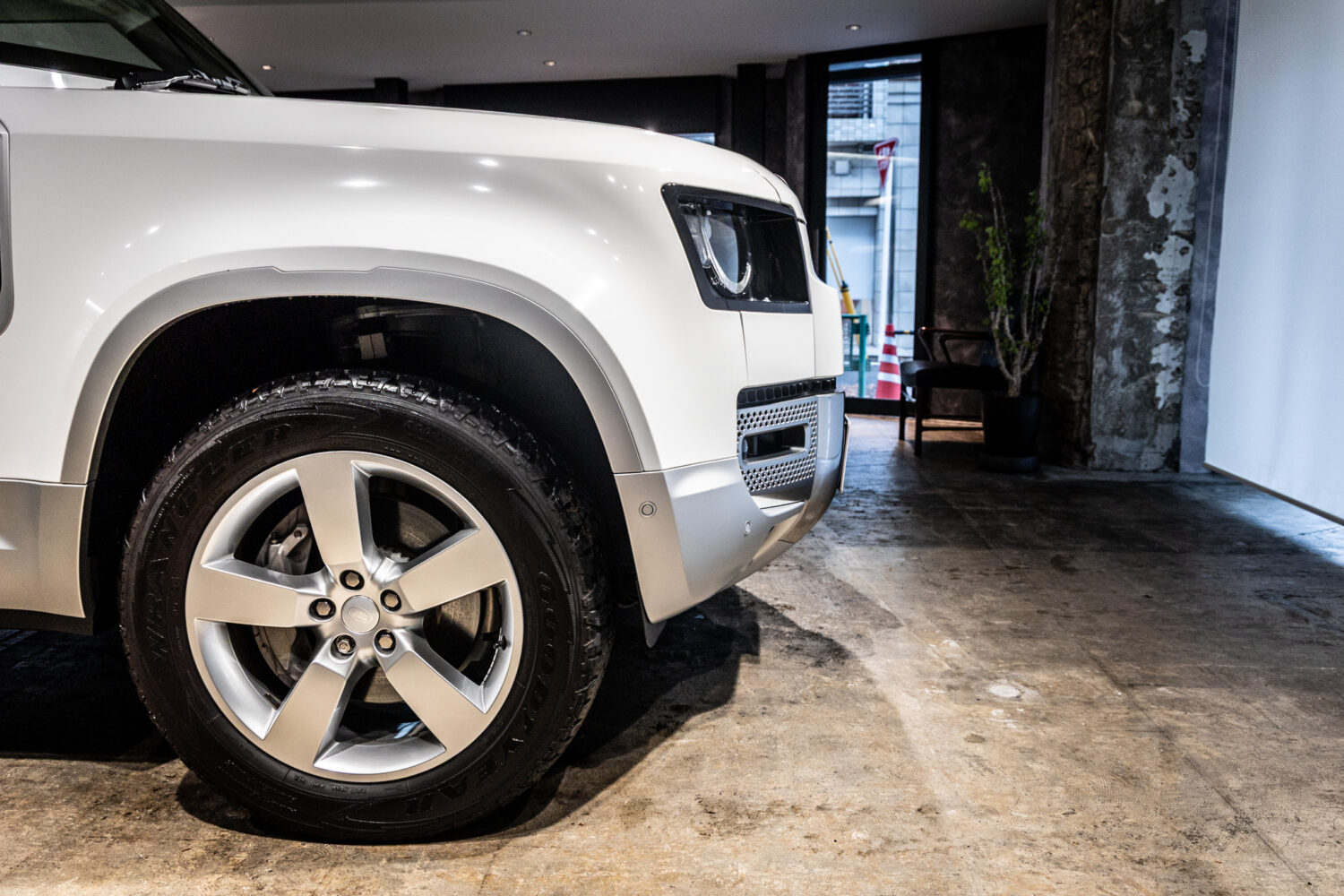 ディフェンダー130 ローンチエディション 3.0 D300 ディーゼル 4WD